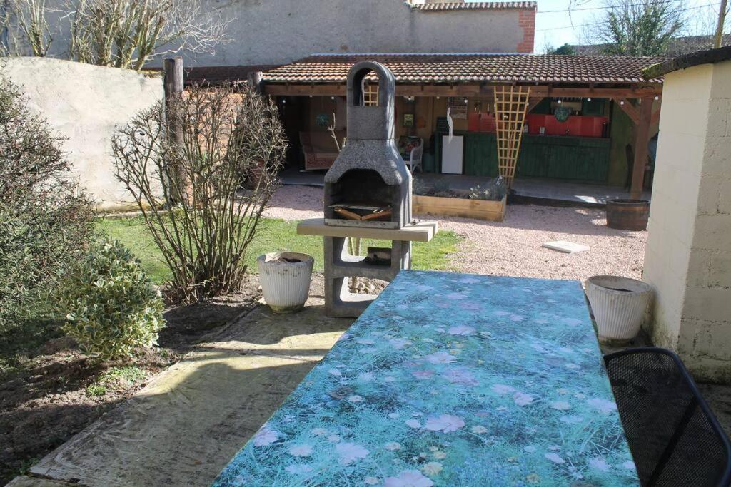 Вилла Le Miette, Family House Sleeps 6 La Celle-sous-Gouzon Экстерьер фото